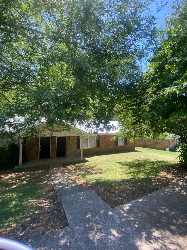 Photo - 120-122 Sayemore Dr