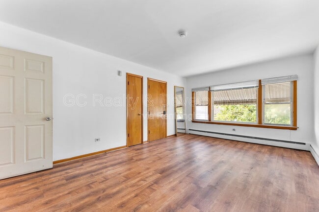 Photo - 2517 N Laramie Ave Unit 2