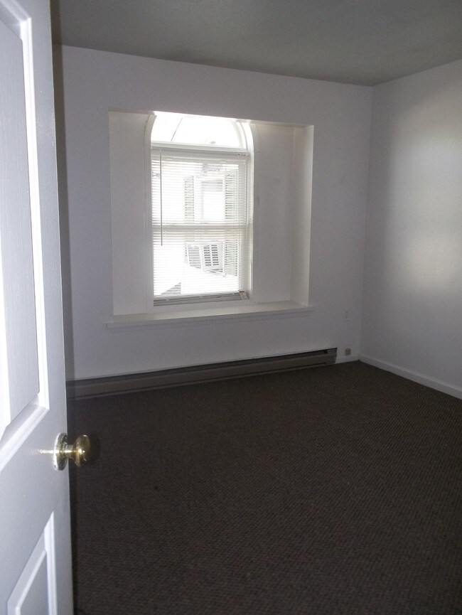 Photo - 1424 Thomaston Ave Unit #6