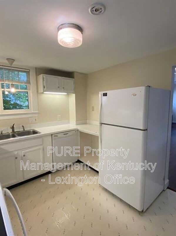 Photo - 452 Park Ave