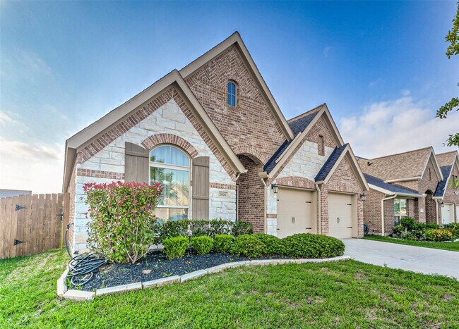 Photo - 2826 Garden River Ln