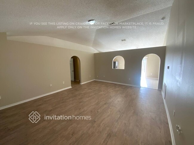 Photo - 2589 Auburndale St