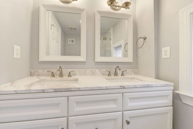 Photo - 1914 10th St NW