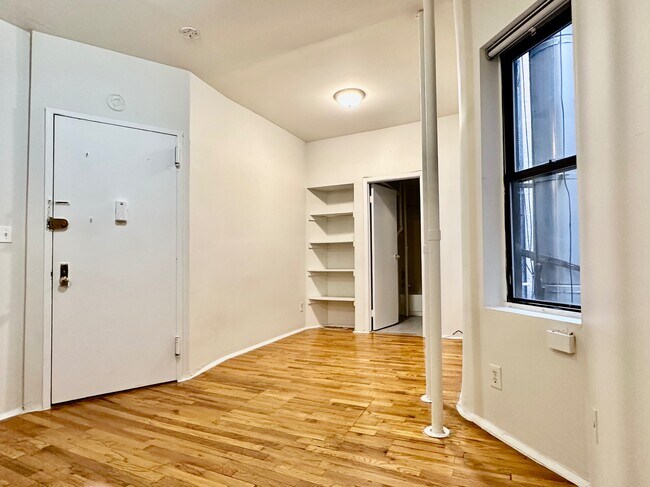 Photo - 539 W 49th St Unit 1D
