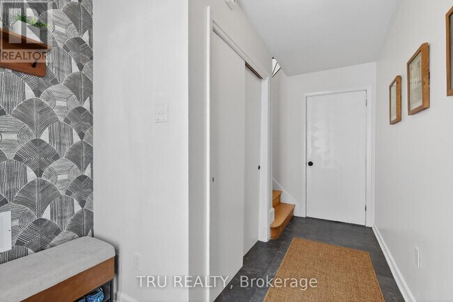 Photo - 2443 Sudbury Ave