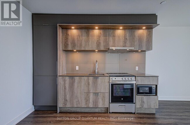 Photo - 448 Burnhamthorpe Rd W Unit 5609