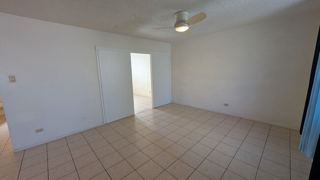 Photo - Centrally located 1 bed, 1 bath 2 parking, 2nd floor walkup in Makiki