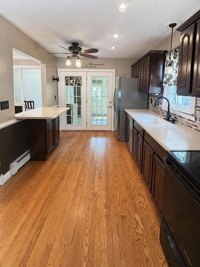 1241 Monmouth Ave