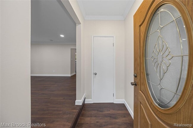 Photo - 6695 Lahser Rd