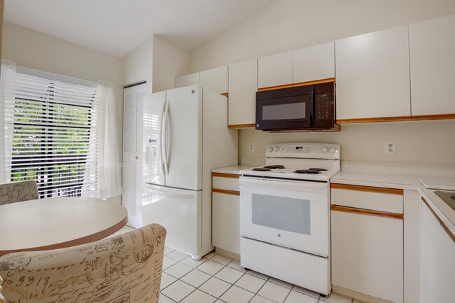 Photo - 3340 Lucerne Park Dr Unit 3340
