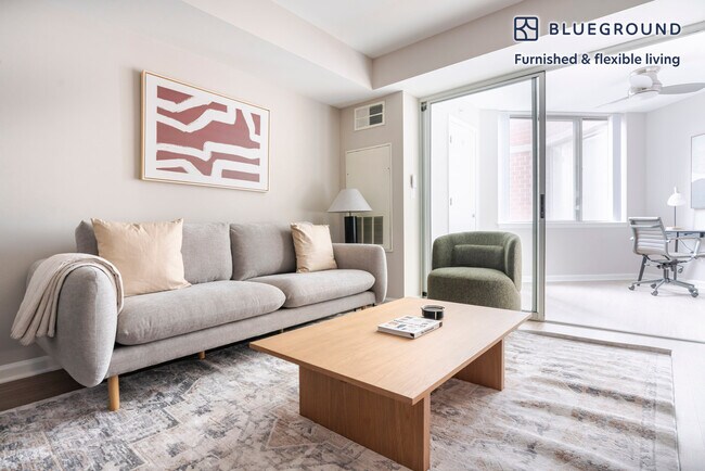 Photo - 450 Massachusetts Ave NW Unidad FL4-ID1179