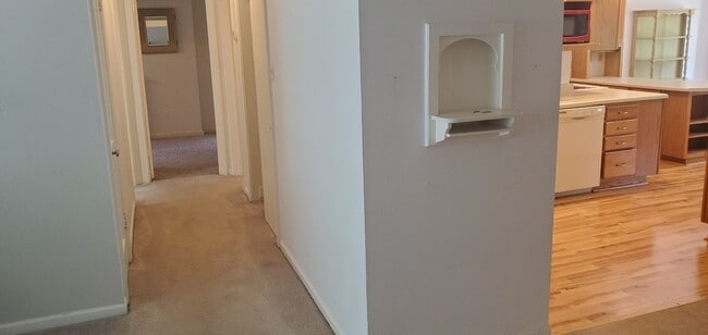 Photo - 2 bd, 2 ba house in old SW Columbia, fence...