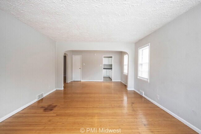 Photo - "Charming 2-Bedroom Bungalow in Indianapolis – Cozy Living with 950 Sq Ft of Comfort!"