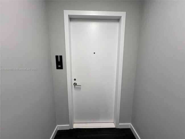 Photo - 851 NE 1st Ave