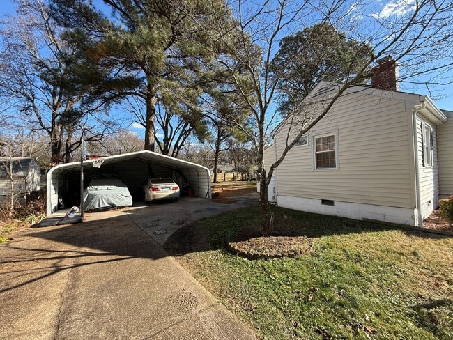 Photo - Large 3bed 1.5 bath ranch with 2 car garage $1895