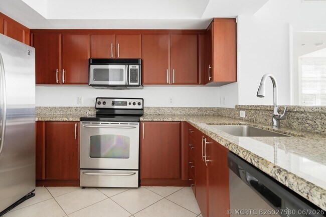 Photo - 403 S Sapodilla Ave Unit 218