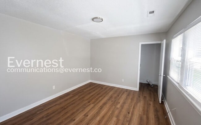 Photo - 907 Garywood Pl