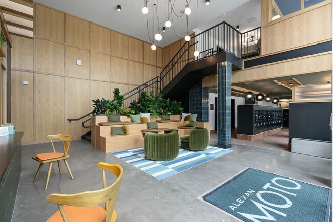 Lobby - Alexan Moto