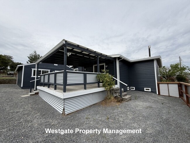 Photo - Beautiful Modern 2/2 Country Home - 985 Eastman Lane