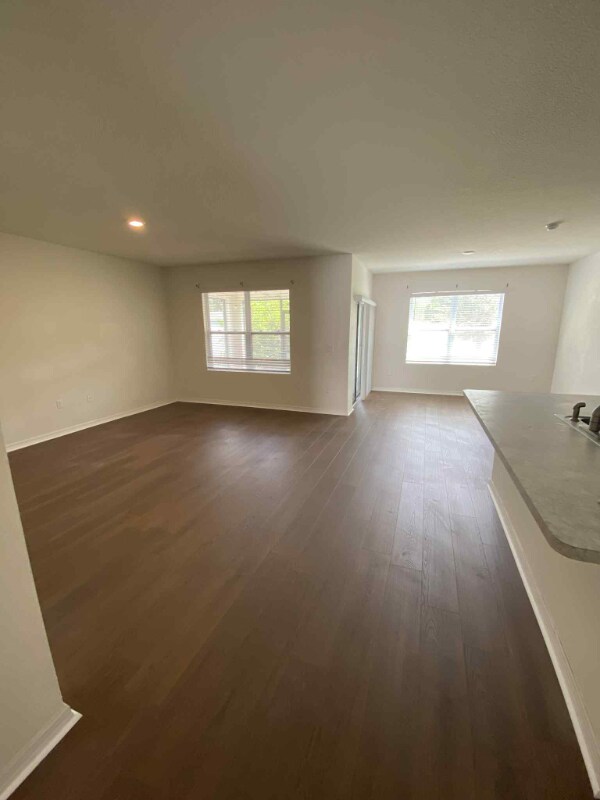 Photo - 237 St Georges Cir