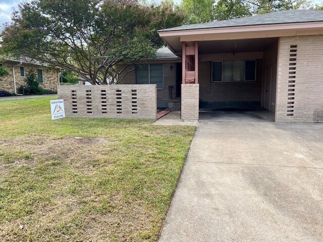 Photo - 2703 Patricia Ln
