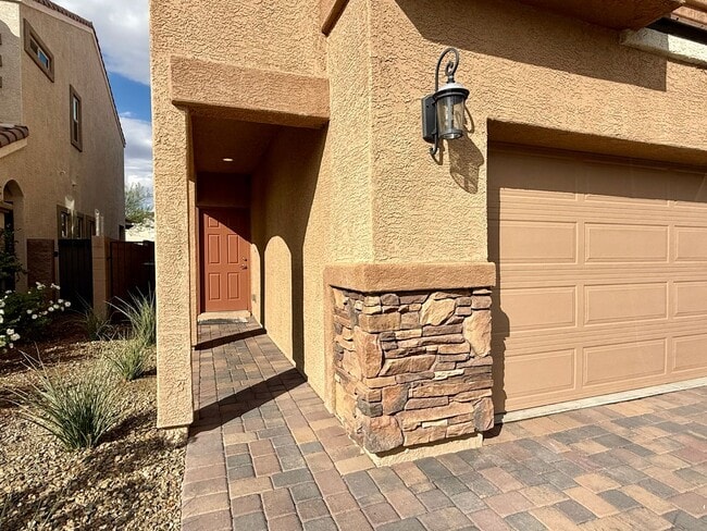 Photo - 4 BED, 2.5 BATH, 2 CAR-GARAGE, TWO-STORY, SINGLE FAMILY HOME FOR RENT w/ COMMUNITY POOL & SPA