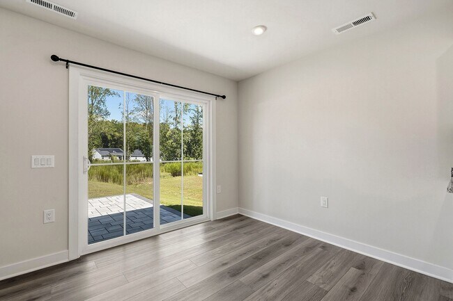 75 Clove Hitch Ln