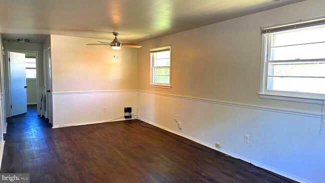 Building Photo - 257 Evergreen Ave