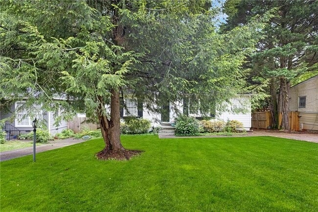 Photo - 1091 Napier St SE