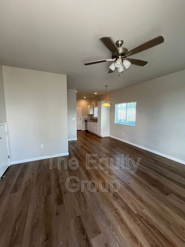 Photo - 418 S Summit St Unit #104