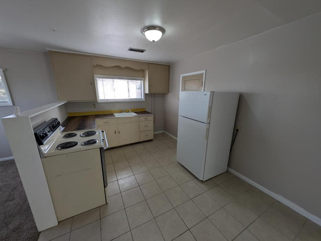 Photo - 221 1/2 Hamilton