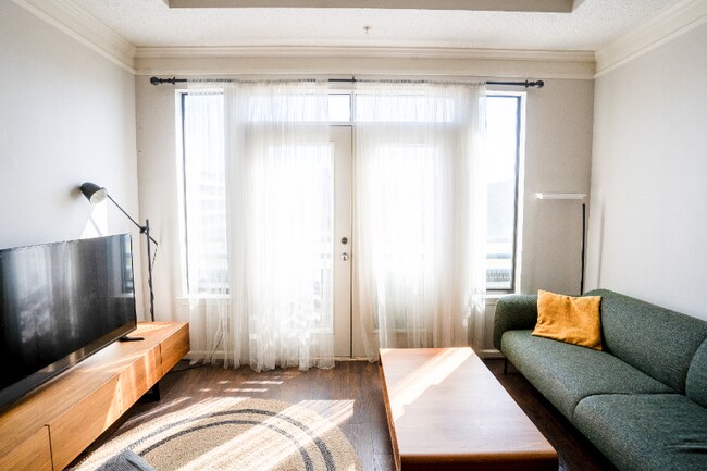 Photo - 401 16th St NW Unidad 1463