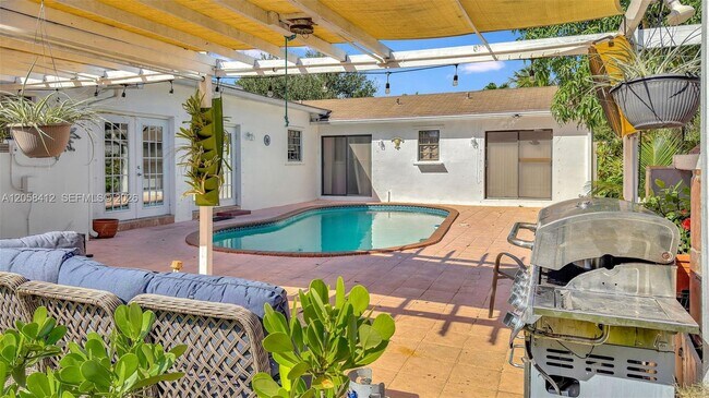 Photo - 14465 SW 96th Ave