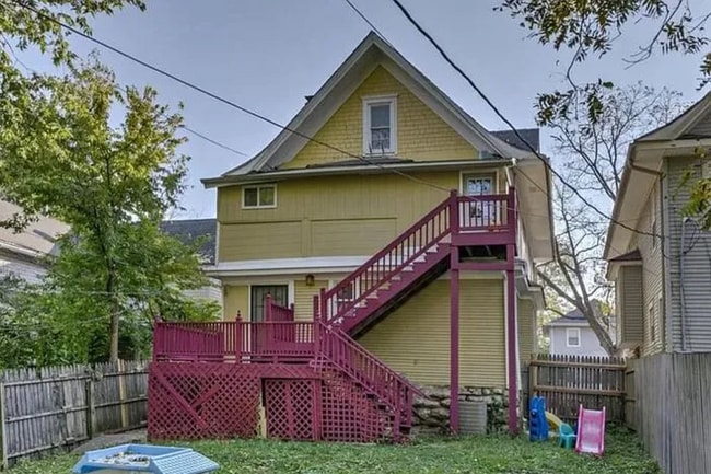 Photo - 3222 Charlotte St