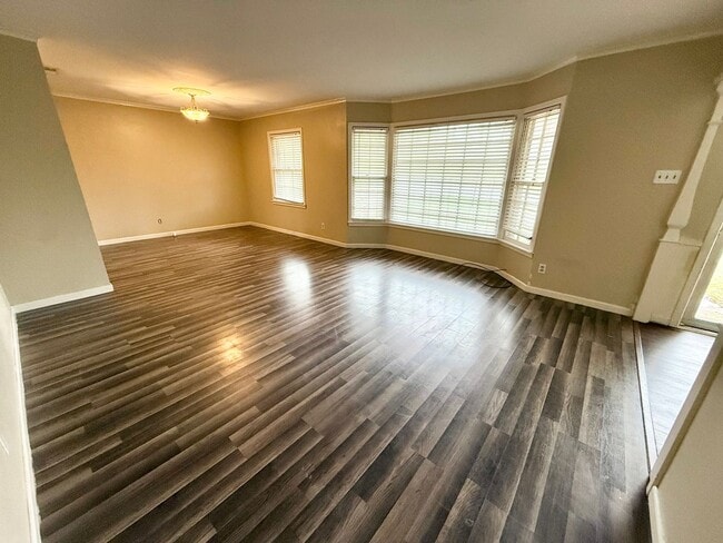 Photo - 3-bed/2-bath with two living spaces!