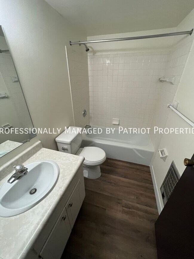 Photo - 1205 Emerald Terrace Unidad 1