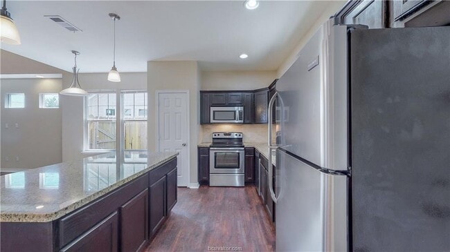 Photo - 203 Sterling St House