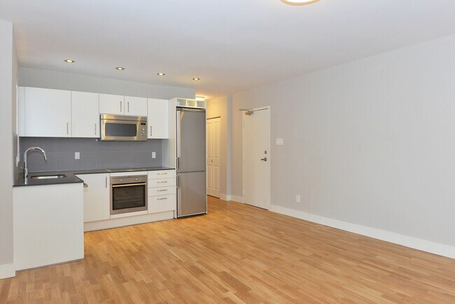 Photo - 83 Isabella St Unité 210