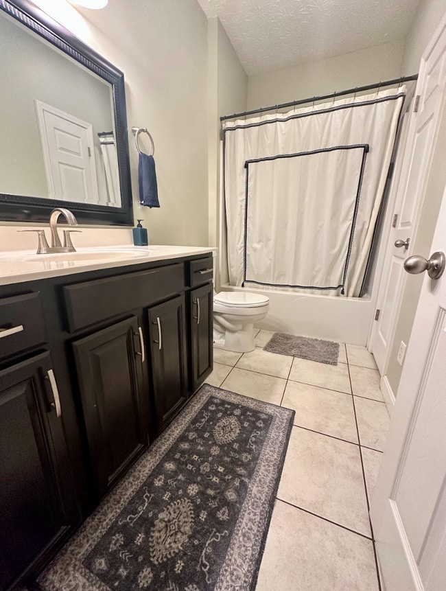 Photo - 2004 Utica Pike