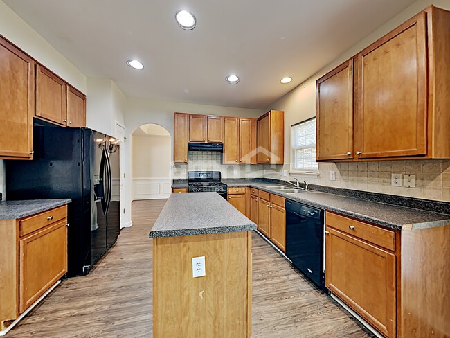 Photo - 585 Creek Valley Ct