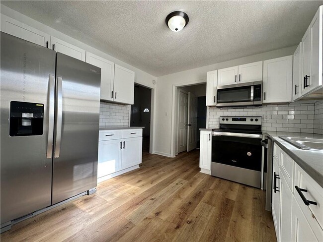 Photo - 35 Hidden Brook Ln