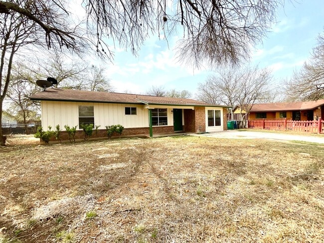 Photo - *MOVE IN SPECIAL* Tucked Away on a Cul-de-Sac | 3-Bedroom San Antonio Home!