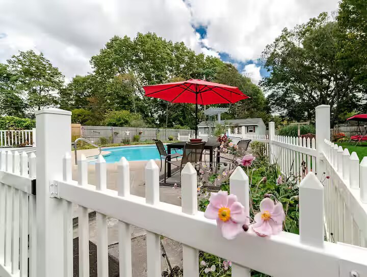 Piscina de verano en el patio trasero - 18164 Swiss Dr Unidad 18164 Swiss Dr