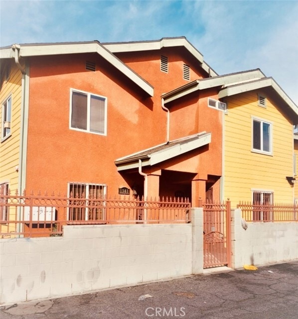 Building Photo - 1343 E Adams Blvd