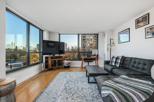Photo - 2020 N Lincoln Park W Unit 3G