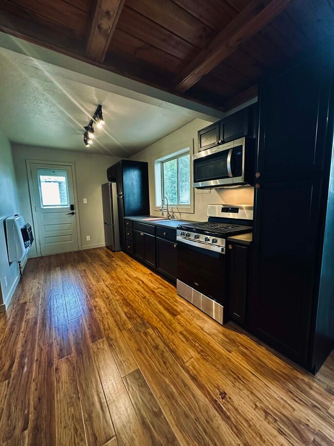 Photo - 1005 Broadway Ave Unit 3