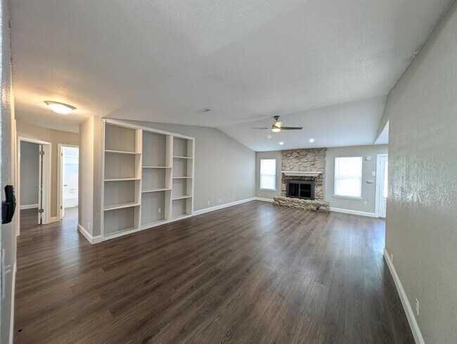 Photo - 1604 S Redbud Pl