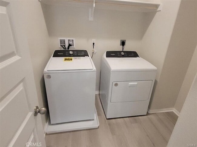 Photo - 2058 Bergamot St