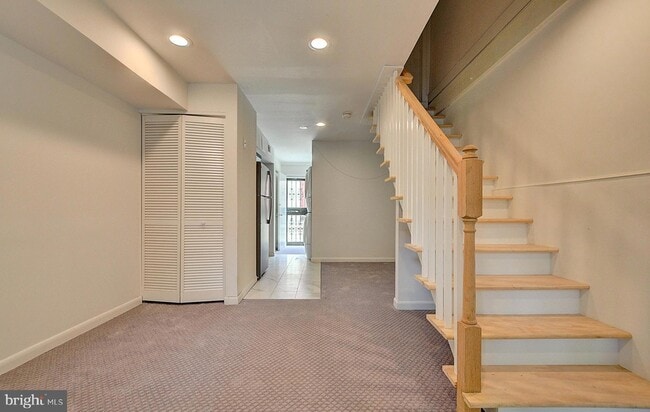 1209 I St SE
