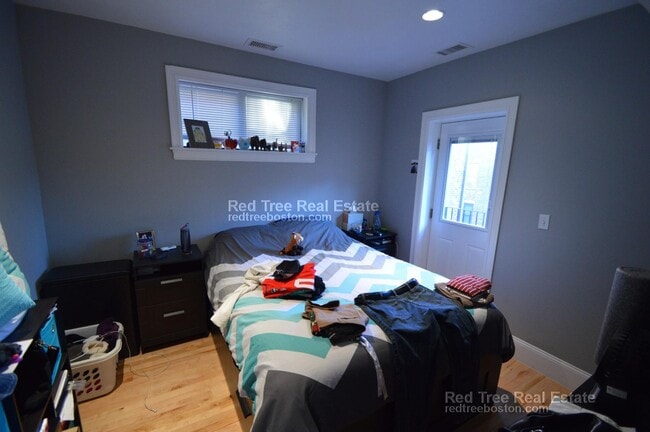 Photo - 1203 Beacon St Unit 4